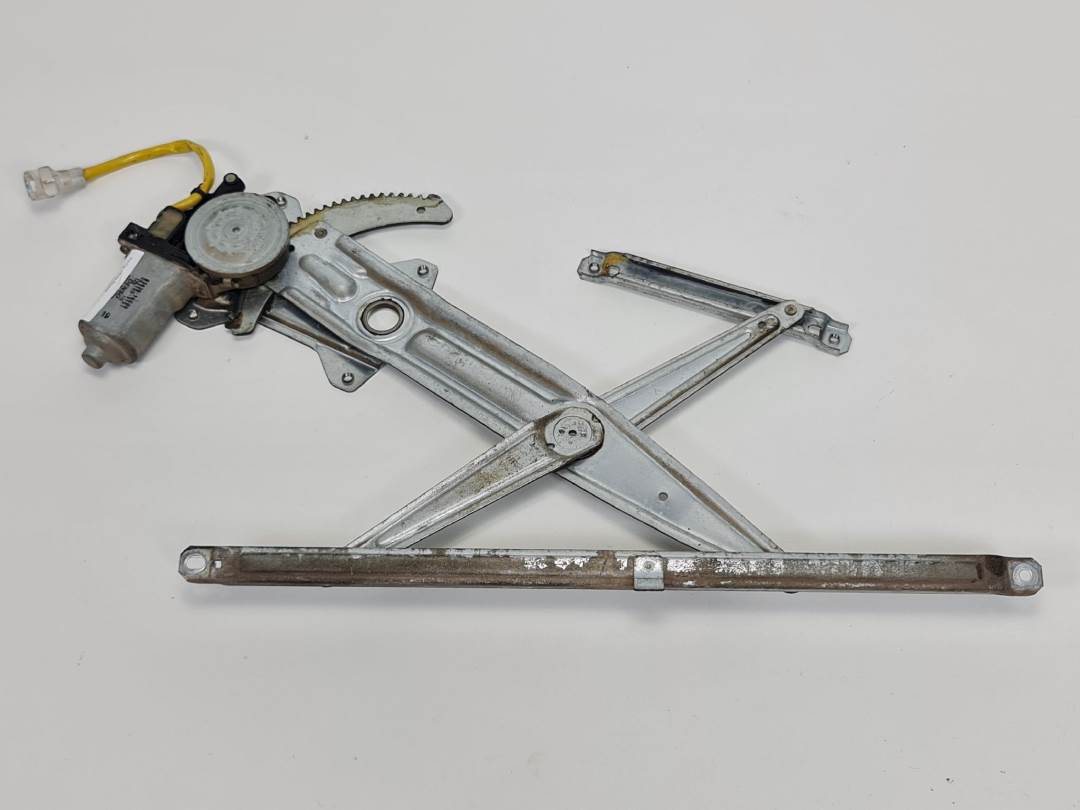 ELEVALUNAS DELANTERO DERECHO